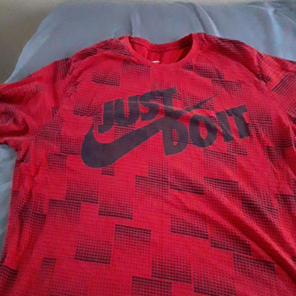 Nike t shirt